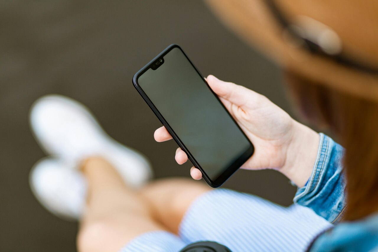 Jak usunąć rysy z telefonu? Najlepsze metody